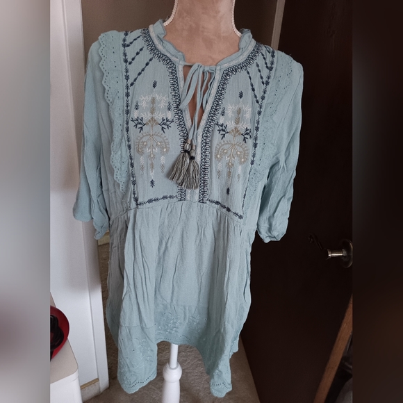SOLD!  Sale 🌞 Artesia~Pastel Blue Embroidered Ruffle Eyelet Tassel Blouse NWOT - Picture 4 of 16